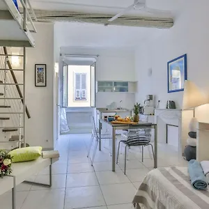 https://old-town-apartments-1-min-to-the-sea.fr-provencehotel.com